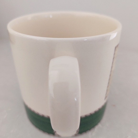 WEDGWOOD | Sarah's Garden Christmas Green Mug Crafted in England |Winter Festive - Picture 6 of 10